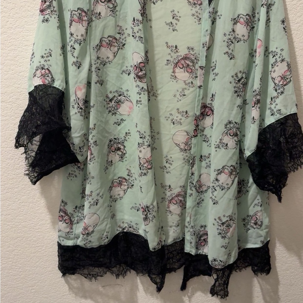Floral Skull Print Kimono with Lace Trim